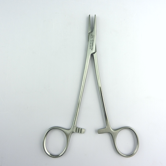 Crile Wood Needle Holder Straight Heavy Pattern 160mm